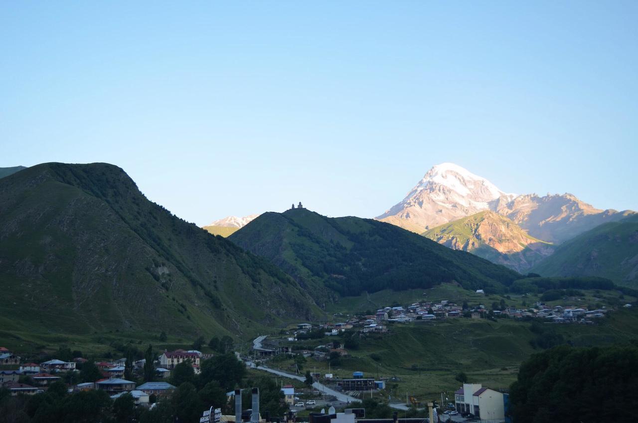 Mount Inn Kazbegi Exterior foto